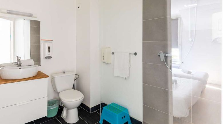 <b>East Hotel Strasbourg Room</b>. Images powered by <a href="https://iceportal.shijigroup.com/" title="IcePortal" target="_blank">IcePortal</a>.