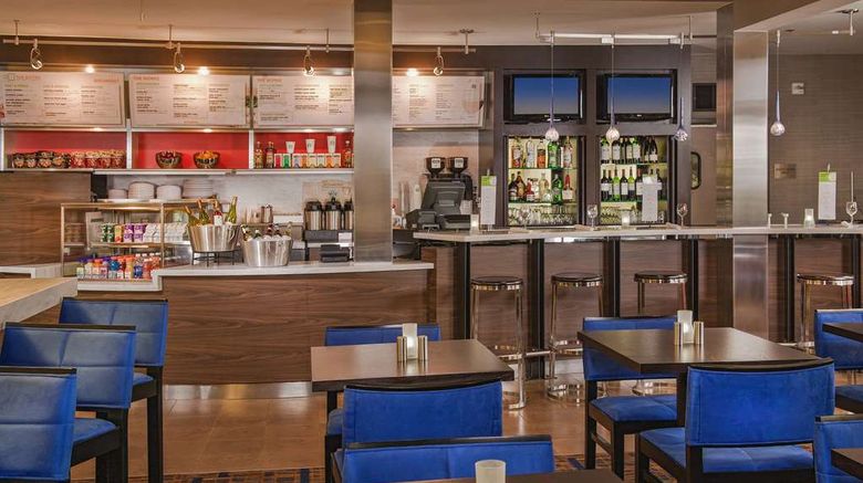 <b>Sonesta Select Philadelphia Airport Restaurant</b>. Images powered by <a href="https://iceportal.shijigroup.com/" title="IcePortal" target="_blank">IcePortal</a>.