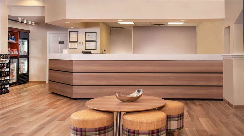 <b>Sonesta ES Suites Baltimore BWI Airport Lobby</b>. Images powered by <a href="https://iceportal.shijigroup.com/" title="IcePortal" target="_blank">IcePortal</a>.