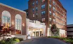 Collegian Hotel & Suites Trademark Coll