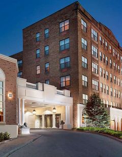 Collegian Hotel & Suites Trademark Coll