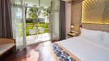 <b>Hilton Tahiti Resort Room</b>. Images powered by <a href="https://iceportal.shijigroup.com/" title="IcePortal" target="_blank">IcePortal</a>.