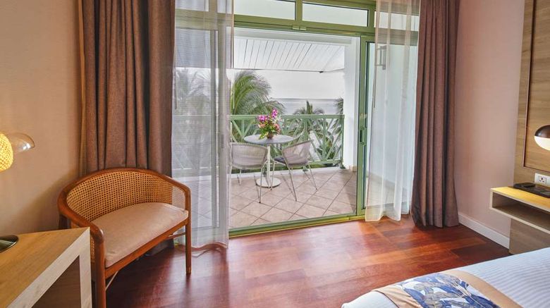 <b>Hilton Tahiti Resort Room</b>. Images powered by <a href="https://iceportal.shijigroup.com/" title="IcePortal" target="_blank">IcePortal</a>.