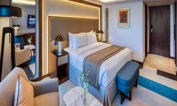Queen Elizabeth 2 Floating Hotel