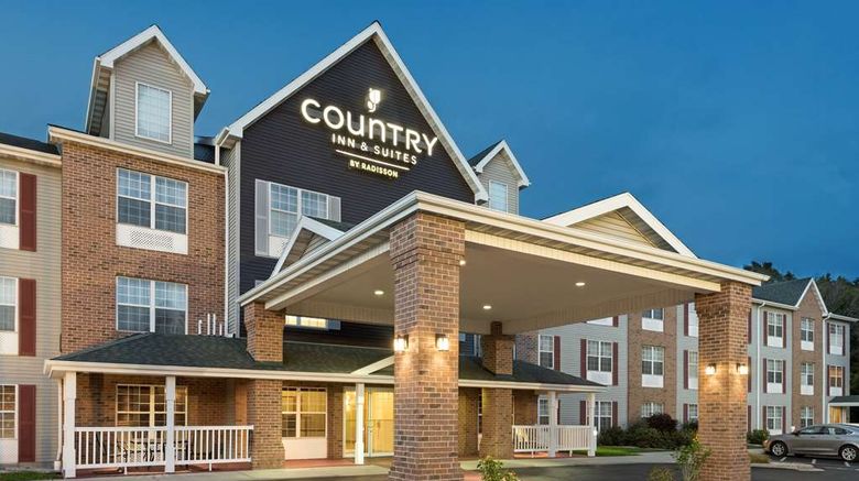 Country Inn  and  Suites Milwaukee Airport Exterior. Images powered by <a href="https://iceportal.shijigroup.com" target="_blank" rel="noopener">Ice Portal</a>.