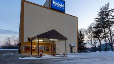 Travelodge by Wyndham Cleveland Airport