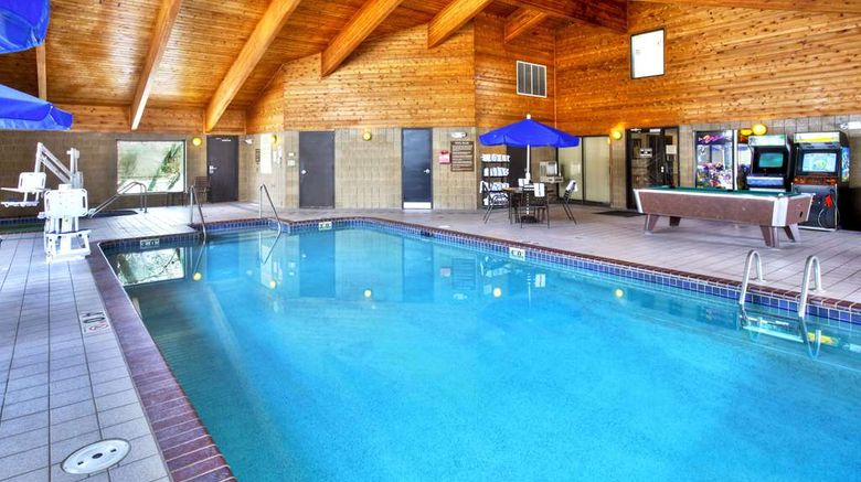 <b>Rodeway Inn Oshkosh Pool</b>. Images powered by <a href="https://iceportal.shijigroup.com/" title="IcePortal" target="_blank">IcePortal</a>.