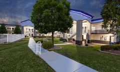 Days Inn by Wyndham Austintown