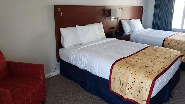 <b>Days Inn & Suites by Wyndham St Ignace Room</b>. Images powered by <a href="https://iceportal.shijigroup.com/" title="IcePortal" target="_blank">IcePortal</a>.