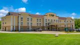 <b>Quality Inn & Suites Exterior</b>. Images powered by <a href="https://iceportal.shijigroup.com/" title="IcePortal" target="_blank">IcePortal</a>.