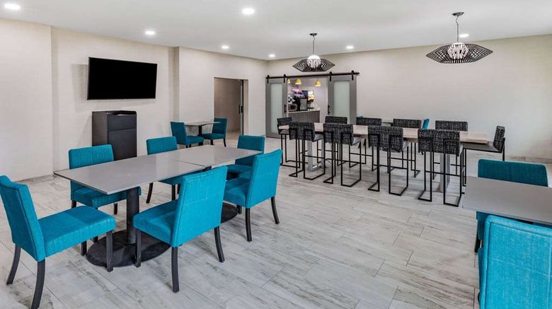 <b>Hawthorn Suites by Wyndham Ardmore Restaurant</b>. Images powered by <a href="https://iceportal.shijigroup.com/" title="IcePortal" target="_blank">IcePortal</a>.
