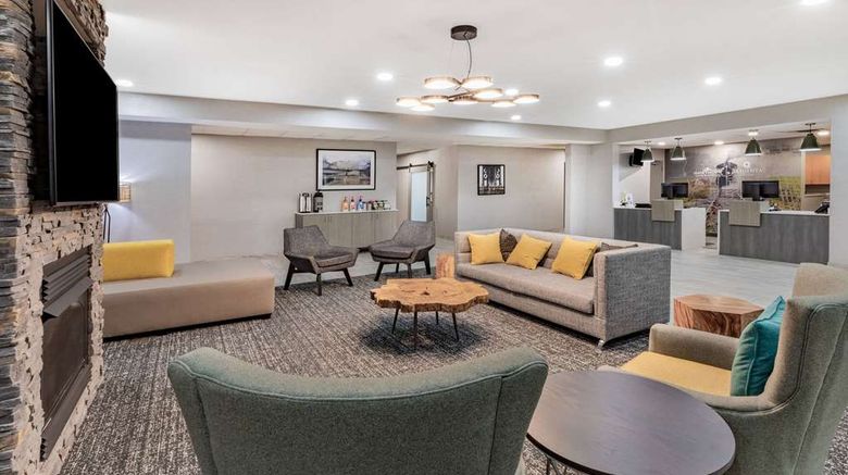 <b>Hawthorn Suites by Wyndham Ardmore Lobby</b>. Images powered by <a href="https://iceportal.shijigroup.com/" title="IcePortal" target="_blank">IcePortal</a>.