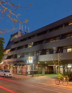 Comfort Hotel Adelaide Meridien