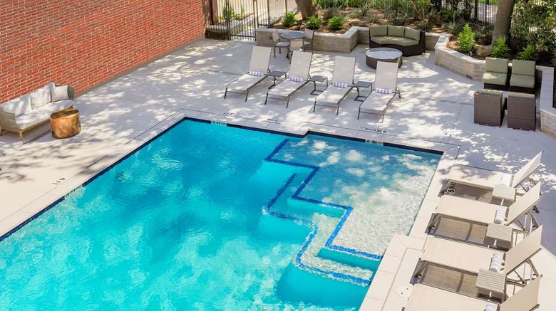 <b>Hilton Richardson Dallas Pool</b>. Images powered by <a href="https://iceportal.shijigroup.com/" title="IcePortal" target="_blank">IcePortal</a>.