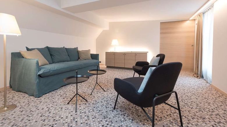 <b>Hotel Savoy Bern Suite</b>. Images powered by <a href="https://iceportal.shijigroup.com/" title="IcePortal" target="_blank">IcePortal</a>.