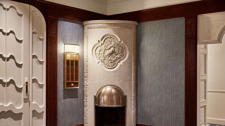 <b>ANdAZ Prague Lobby</b>. Images powered by <a href="https://iceportal.shijigroup.com/" title="IcePortal" target="_blank">IcePortal</a>.