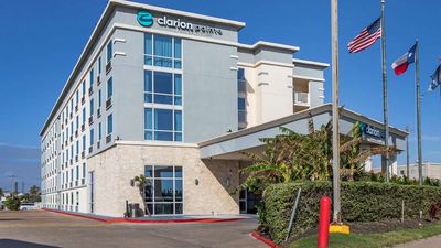 Clarion Pointe