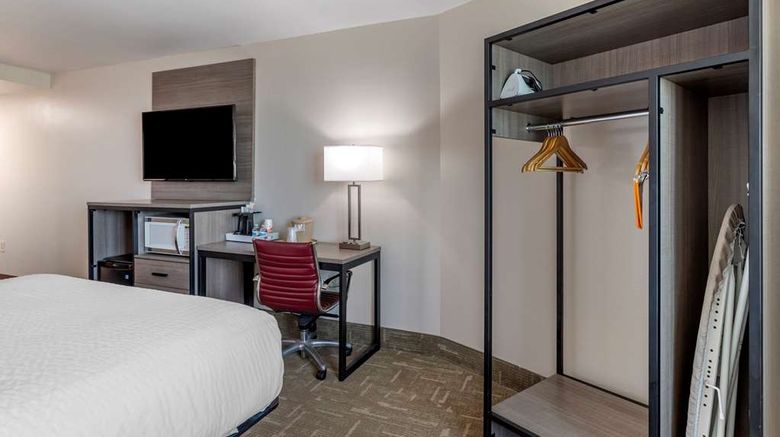 <b>Clarion Pointe Room</b>. Images powered by <a href="https://iceportal.shijigroup.com/" title="IcePortal" target="_blank">IcePortal</a>.