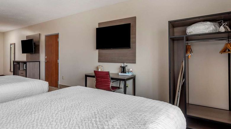 <b>Clarion Pointe Suite</b>. Images powered by <a href="https://iceportal.shijigroup.com/" title="IcePortal" target="_blank">IcePortal</a>.