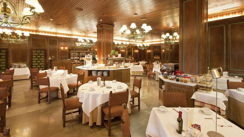 <b>Parador de Cervera de Pisuerga Restaurant</b>. Images powered by <a href="https://iceportal.shijigroup.com/" title="IcePortal" target="_blank">IcePortal</a>.