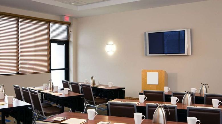 <b>Bangor Aviator Hotel, BW Premier Coll Meeting</b>. Images powered by <a href="https://iceportal.shijigroup.com/" title="IcePortal" target="_blank">IcePortal</a>.