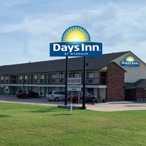 Days Inn by Wyndham Pratt