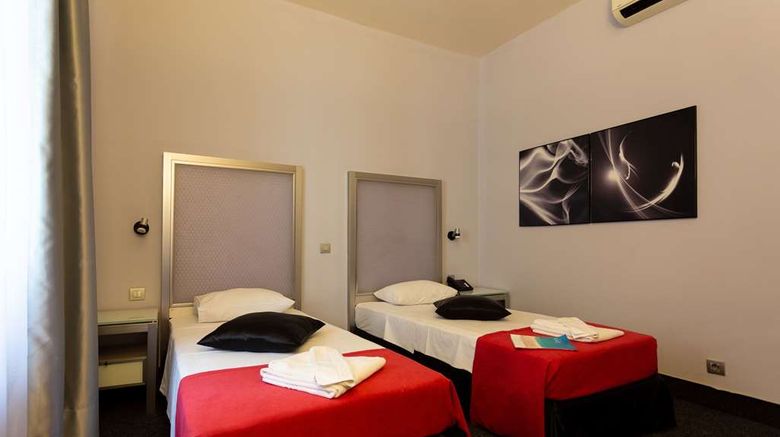 <b>Bucharest Central Room</b>. Images powered by <a href="https://iceportal.shijigroup.com/" title="IcePortal" target="_blank">IcePortal</a>.