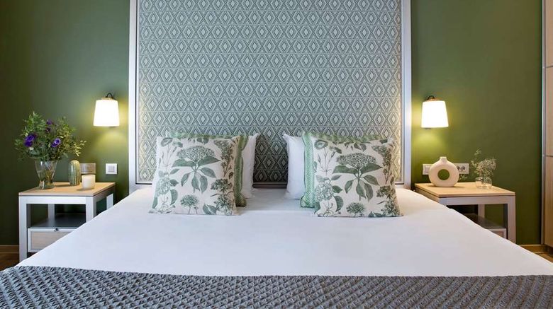 <b>Bucharest Central Suite</b>. Images powered by <a href="https://iceportal.shijigroup.com/" title="IcePortal" target="_blank">IcePortal</a>.