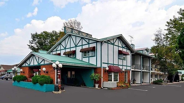 <b>Super 8 by Wyndham Country Squire Resort Exterior</b>. Images powered by <a href="https://iceportal.shijigroup.com/" title="IcePortal" target="_blank">IcePortal</a>.