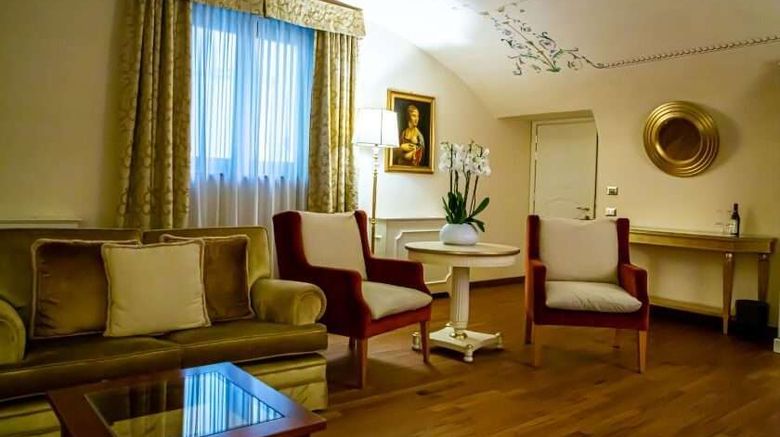 <b>Hotel Golden Tower Room</b>. Images powered by <a href="https://iceportal.shijigroup.com/" title="IcePortal" target="_blank">IcePortal</a>.