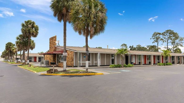 <b>Super 8 Maingate Kissimmee/Orlando Exterior</b>. Images powered by <a href="https://iceportal.shijigroup.com/" title="IcePortal" target="_blank">IcePortal</a>.