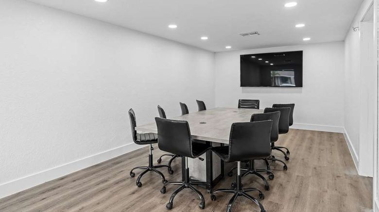 <b>Super 8 Maingate Kissimmee/Orlando Meeting</b>. Images powered by <a href="https://iceportal.shijigroup.com/" title="IcePortal" target="_blank">IcePortal</a>.