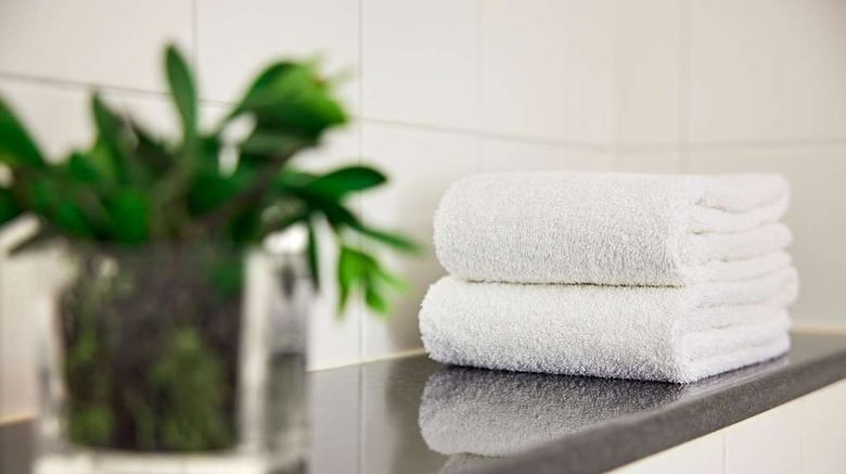 <b>Lindner Hotel Dom Residence Room</b>. Images powered by <a href="https://iceportal.shijigroup.com/" title="IcePortal" target="_blank">IcePortal</a>.