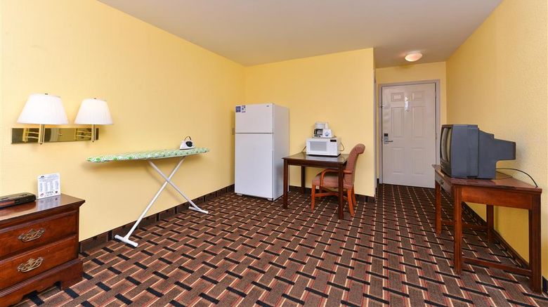 <b>Americas Best Value Inn & Suites Suite</b>. Images powered by <a href="https://iceportal.shijigroup.com/" title="IcePortal" target="_blank">IcePortal</a>.