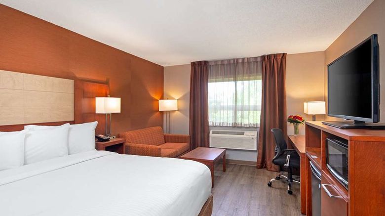 <b>Canadas Best Value Inn-Richmond Hill Room</b>. Images powered by <a href="https://iceportal.shijigroup.com/" title="IcePortal" target="_blank">IcePortal</a>.