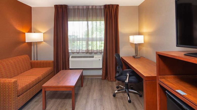 <b>Canadas Best Value Inn-Richmond Hill Room</b>. Images powered by <a href="https://iceportal.shijigroup.com/" title="IcePortal" target="_blank">IcePortal</a>.