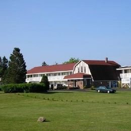 Canadas Best Value Inn & Suites
