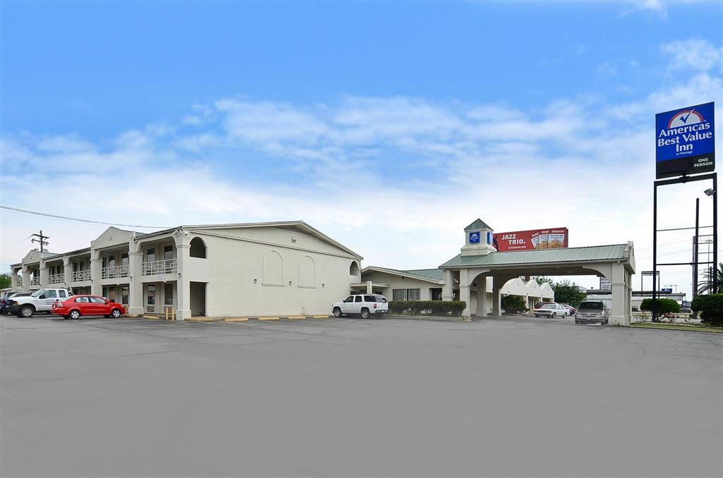 Page 3 Find Hotels Near Days Inn Beaumont West I 10 Walden