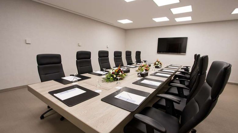 <b>Golden Tulip El Mechtel Tunis Meeting</b>. Images powered by <a href="https://iceportal.shijigroup.com/" title="IcePortal" target="_blank">IcePortal</a>.