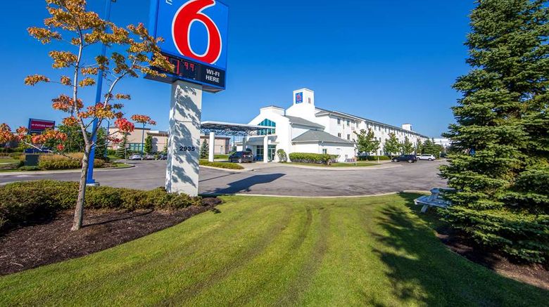 Motel 6 Toronto - Mississauga Exterior. Images powered by <a href="https://iceportal.shijigroup.com" target="_blank" rel="noopener">Ice Portal</a>.