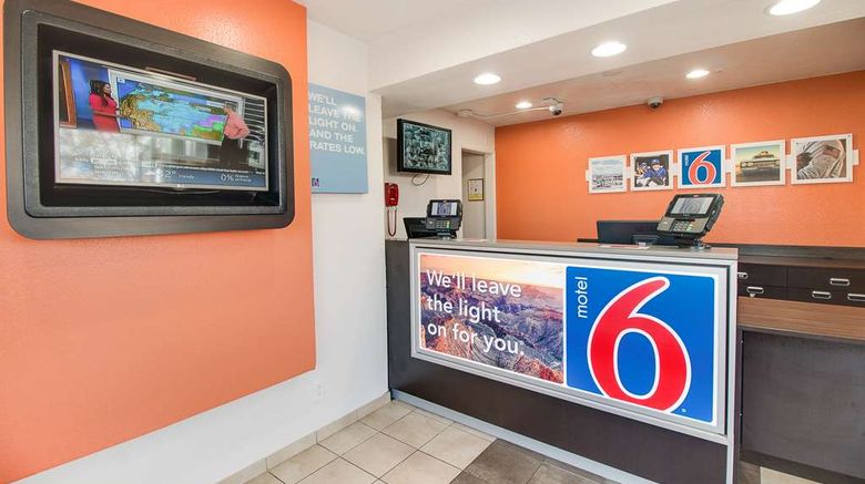 <b>Motel 6 Phoenix East Lobby</b>. Images powered by <a href="https://iceportal.shijigroup.com/" title="IcePortal" target="_blank">IcePortal</a>.