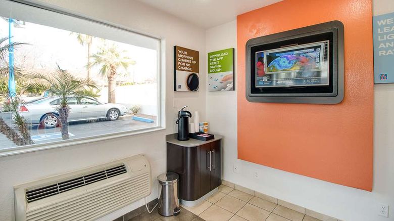<b>Motel 6 Phoenix East Lobby</b>. Images powered by <a href="https://iceportal.shijigroup.com/" title="IcePortal" target="_blank">IcePortal</a>.