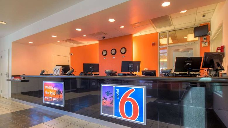 <b>Motel 6 Tropicana Lobby</b>. Images powered by <a href="https://iceportal.shijigroup.com/" title="IcePortal" target="_blank">IcePortal</a>.