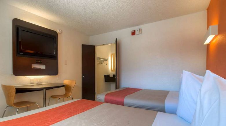 <b>Motel 6 Tropicana Room</b>. Images powered by <a href="https://iceportal.shijigroup.com/" title="IcePortal" target="_blank">IcePortal</a>.