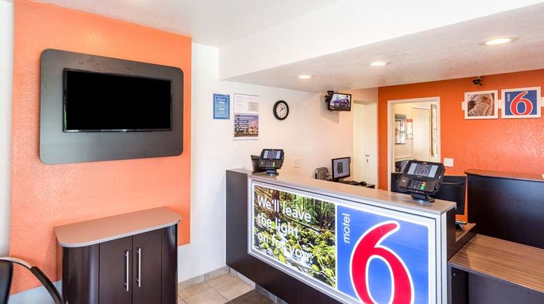 <b>Motel 6 Redding Central Lobby</b>. Images powered by <a href="https://iceportal.shijigroup.com/" title="IcePortal" target="_blank">IcePortal</a>.