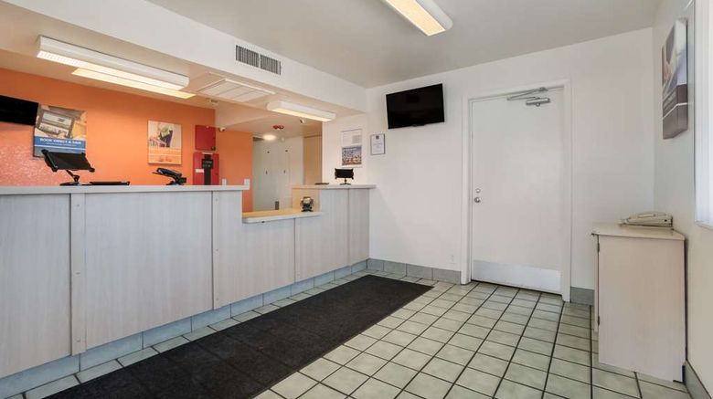 <b>Motel 6 Grand Junction Lobby</b>. Images powered by <a href="https://iceportal.shijigroup.com/" title="IcePortal" target="_blank">IcePortal</a>.