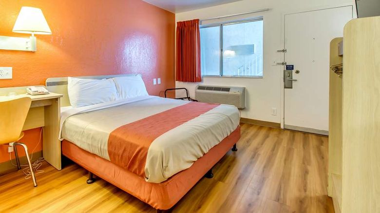 <b>Motel 6 Venice Room</b>. Images powered by <a href="https://iceportal.shijigroup.com/" title="IcePortal" target="_blank">IcePortal</a>.