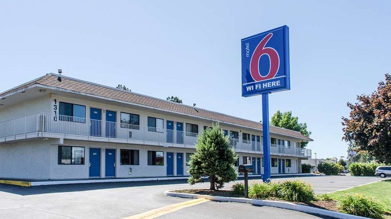 Motel 6 Centralia Exterior. Images powered by <a href="https://iceportal.shijigroup.com" target="_blank" rel="noopener">Ice Portal</a>.