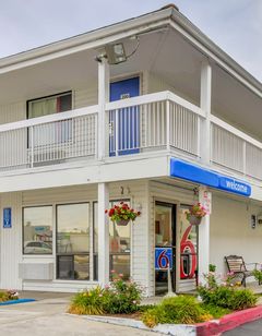 Motel 6 Medford North