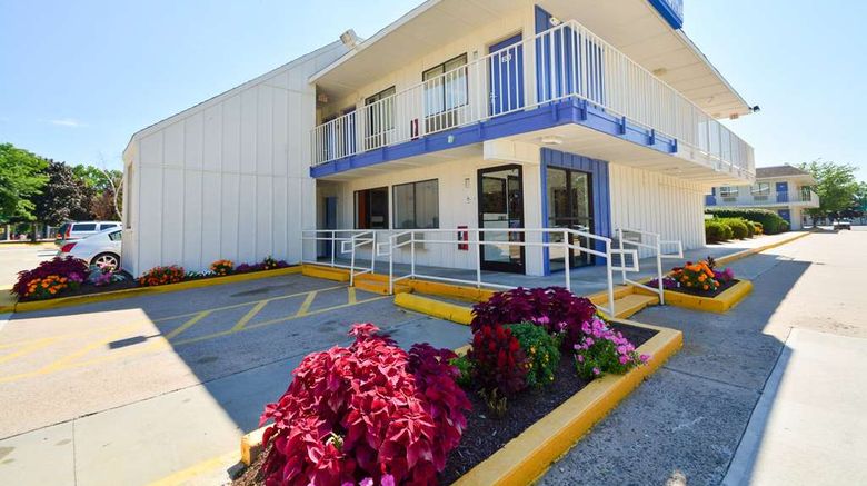 <b>Motel 6 Hartford - Windsor Locks Exterior</b>. Images powered by <a href="https://iceportal.shijigroup.com/" title="IcePortal" target="_blank">IcePortal</a>.
